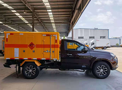 万载爆破器材运输车