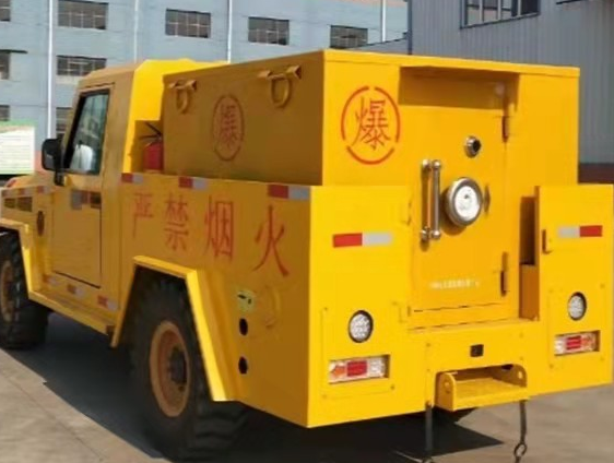 万载凯龙爆破器材运输车：保障爆破任务的安全运行