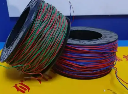 万载放炮线的主要材质有哪些？不同材质的适用场景有何区别？